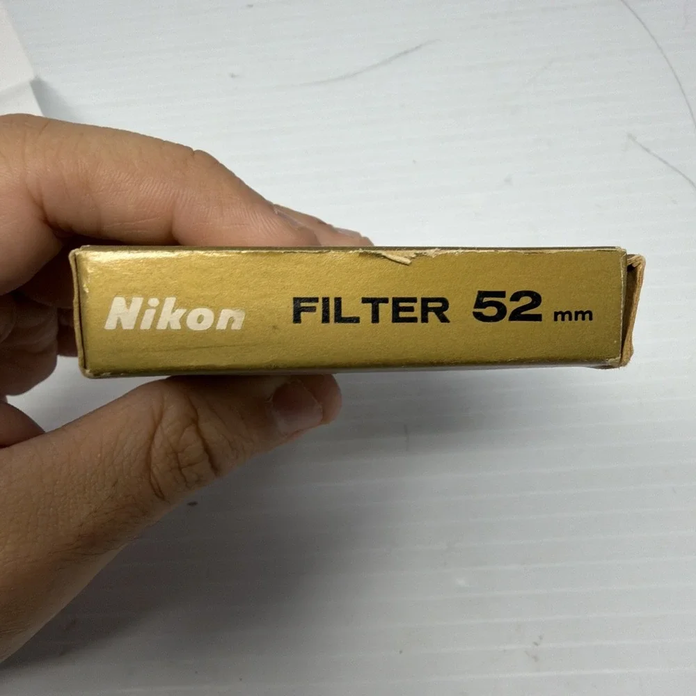 Nikon filter screw